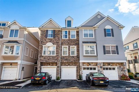 Photo of 23 Devonshire Drive #118, Clifton, NJ 07013 (MLS # 25044053)