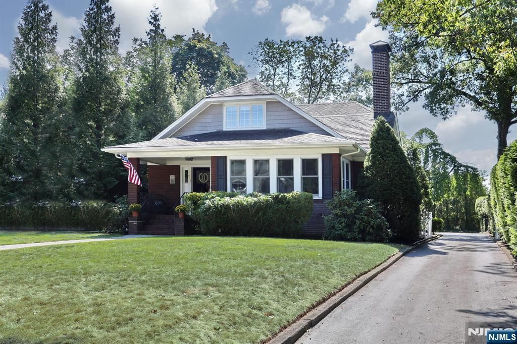 Photo of 472 Rock Road, Glen Rock, NJ 07452 (MLS # 25026880)