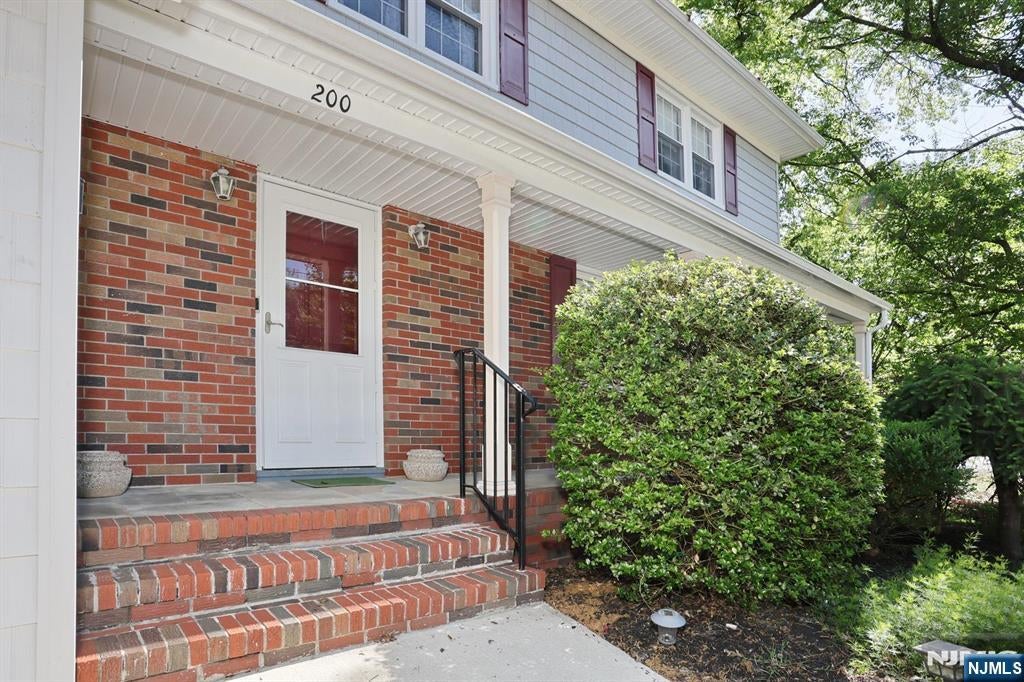 200 Watchung Drive