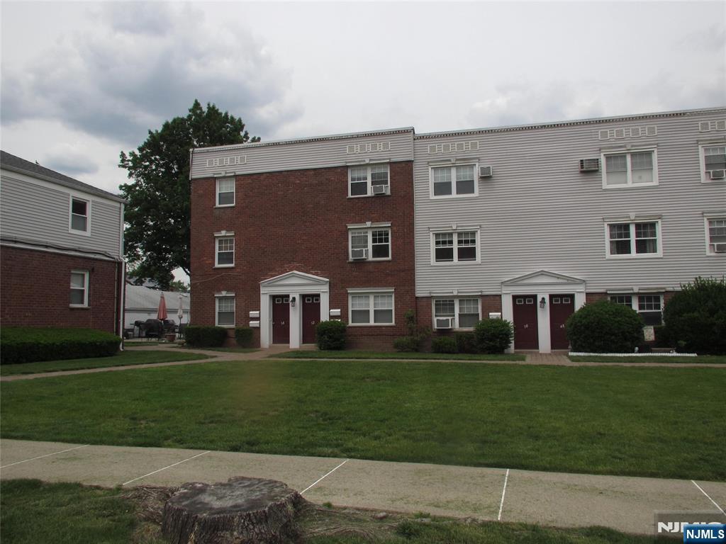Rental Property at 48 Hastings Ave A, Rutherford, New Jersey - Bathrooms: 1 
Rooms: 2  - $1,300 MO.