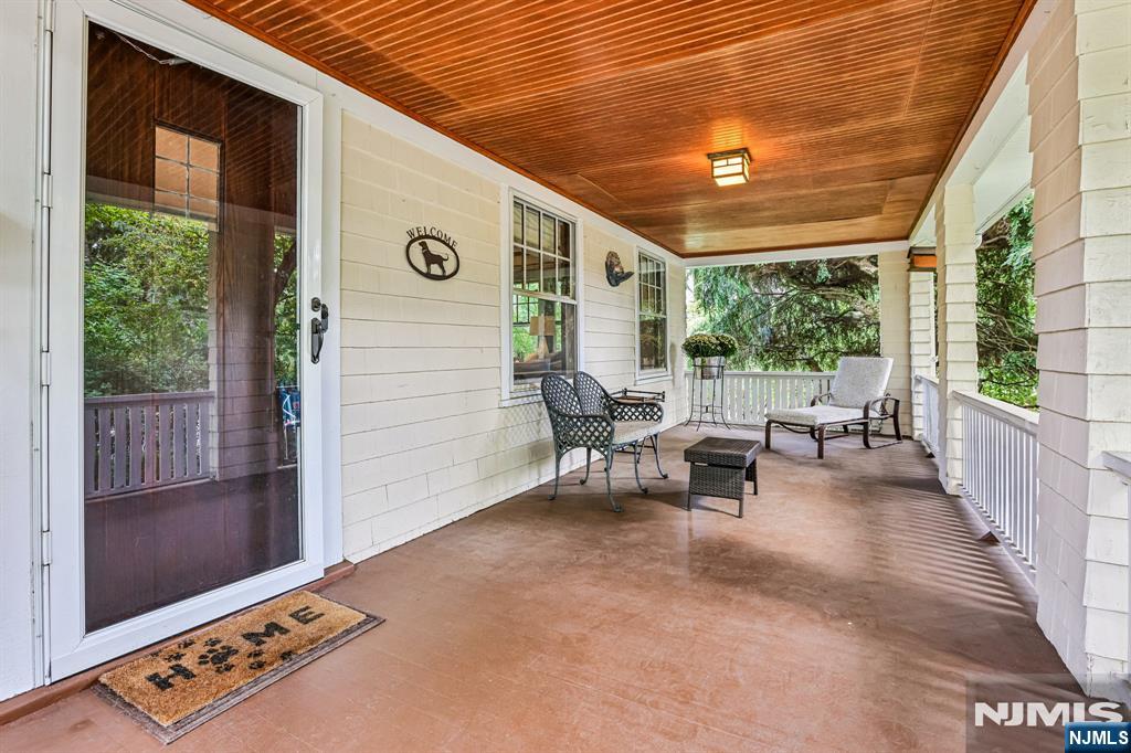 419 Hollywood Avenue