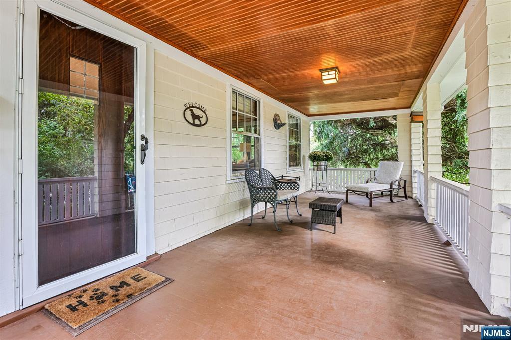 419 Hollywood Avenue