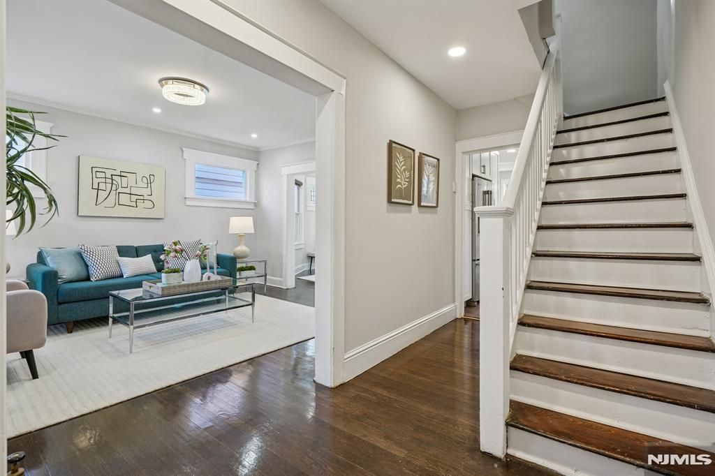 Photo of 32 Edgewood Road, Glen Ridge, NJ 07028 (MLS # 26001113)