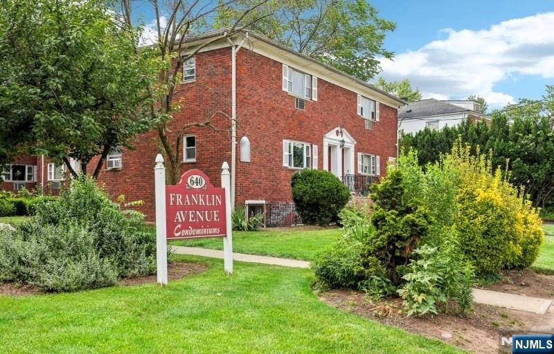 640 Franklin Avenue 1H