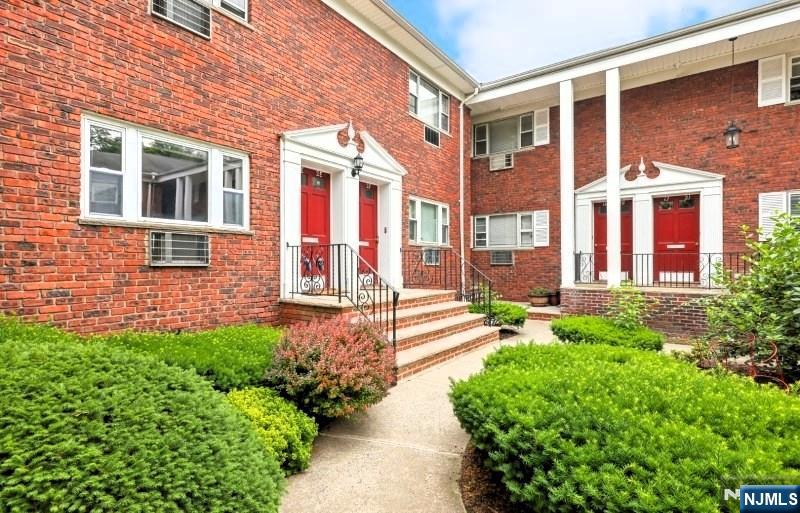 640 Franklin Avenue 1H