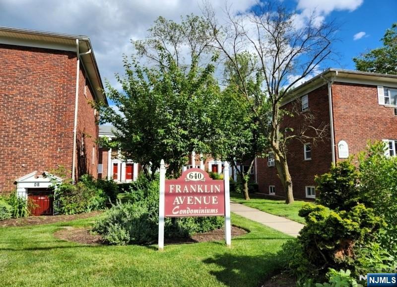 640 Franklin Avenue 1H
