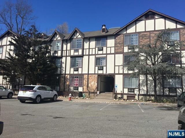 Rental Property at 2016 Hawthorne Ln, Mahwah, New Jersey - Bedrooms: 3 
Bathrooms: 1 
Rooms: 5  - $2,700 MO.