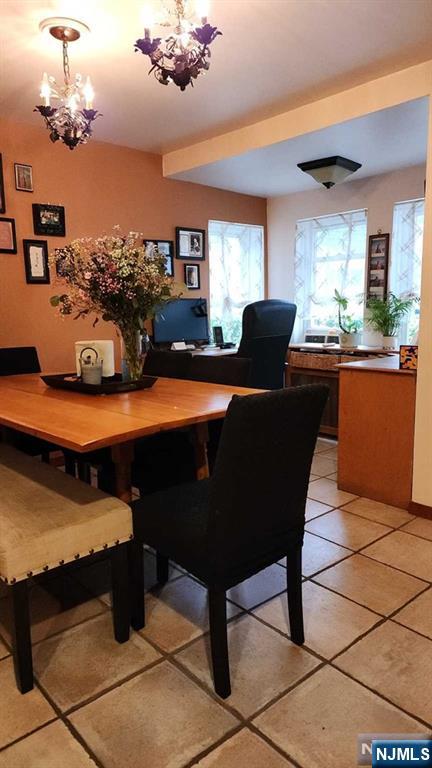 Caldwell, New Jersey 07006, United States, 4 Bedrooms Bedrooms, ,2 BathroomsBathrooms,Residential,Pending,47426