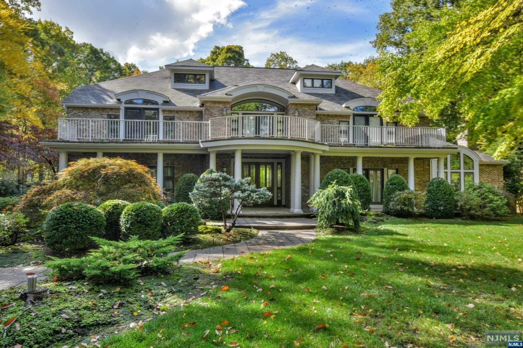 Property for Sale at 830 W Shore Drive, Kinnelon Borough, New Jersey - Bedrooms: 5 
Bathrooms: 4.5 
Rooms: 12  - $1,899,000