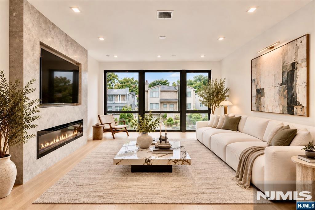 2457 2nd Street