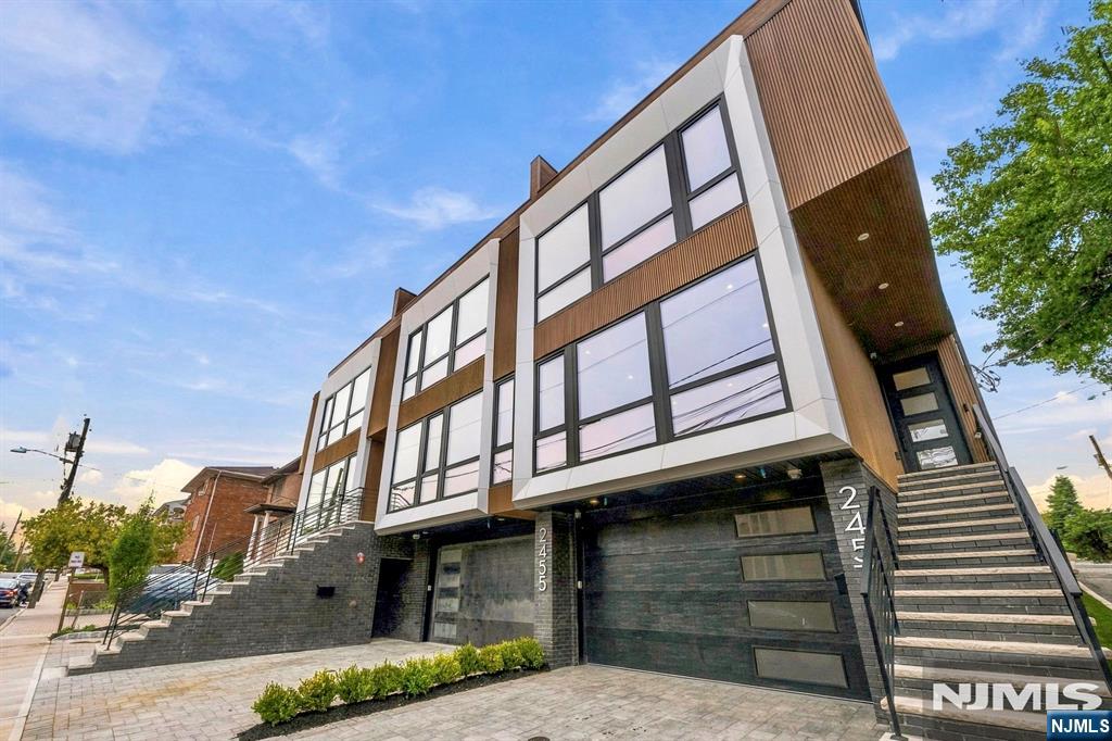 2457 2nd Street