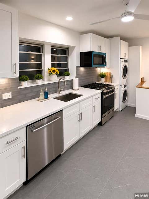 Photo of 251 Grant AVE #2, Cliffside Park, NJ 07010 (MLS # 26030051)