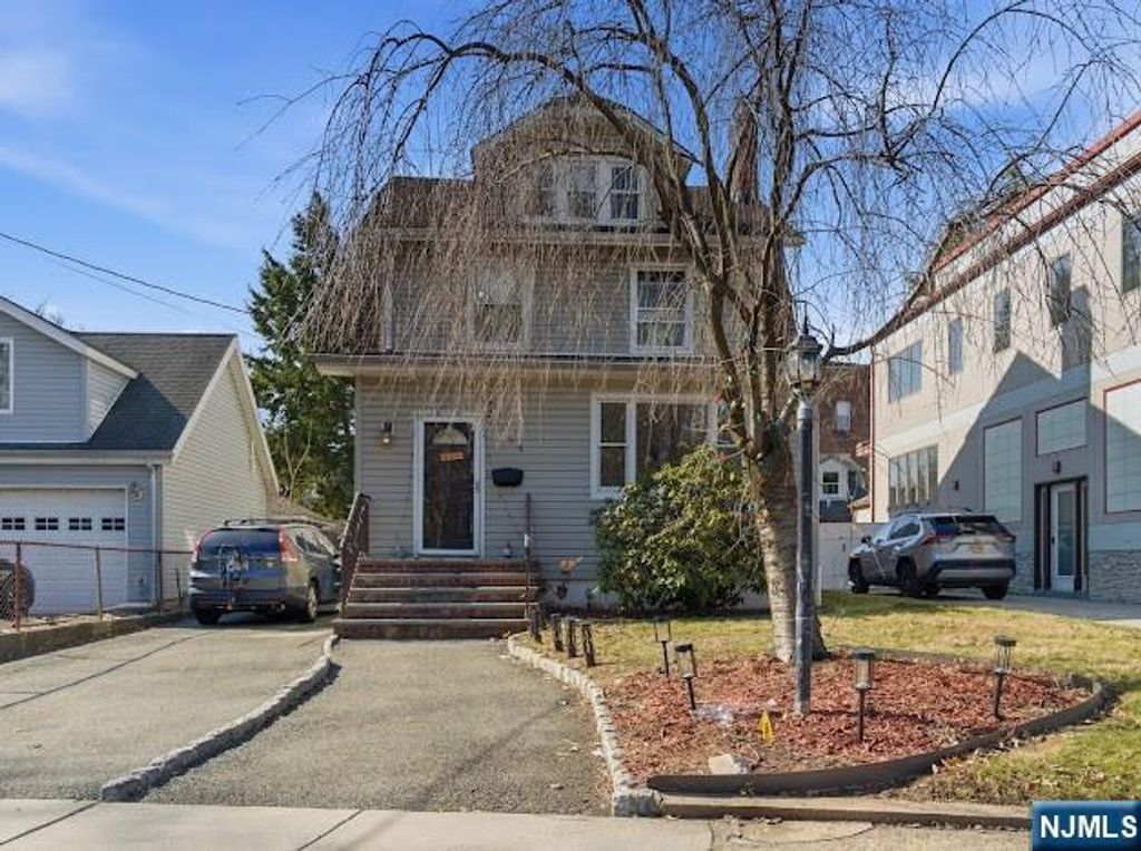 Photo of 166 Summit Cross, Rutherford, NJ 07070 (MLS # 26007872)