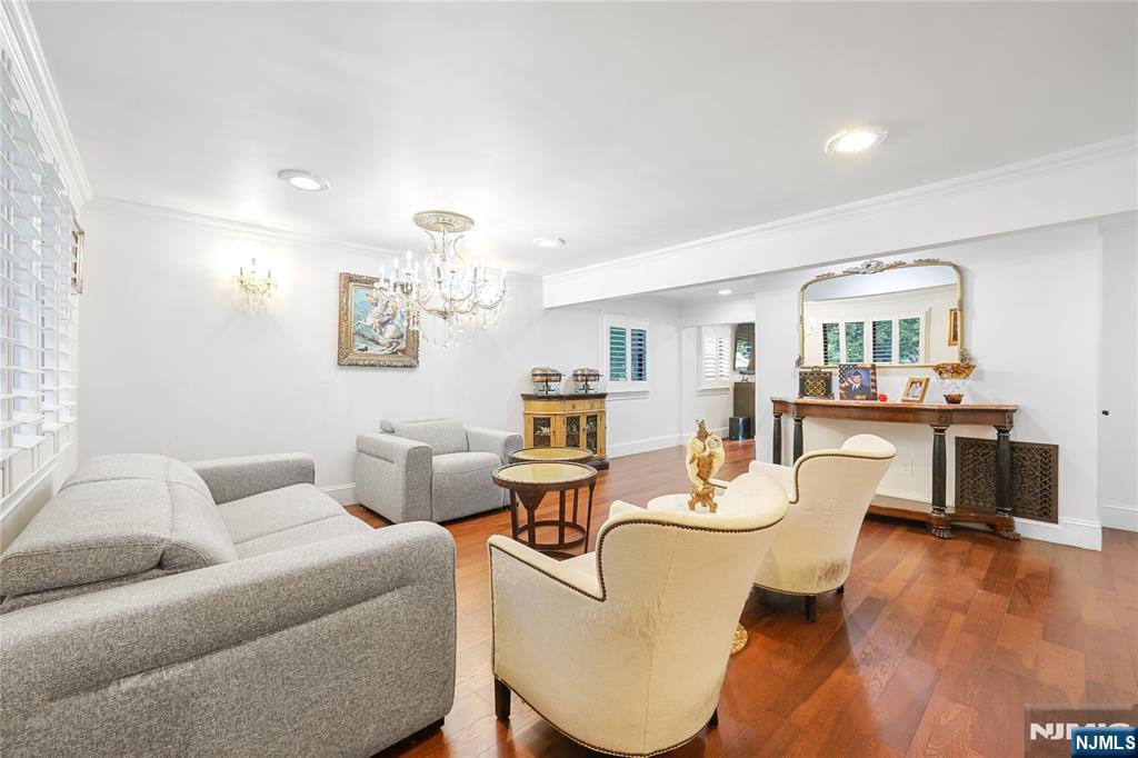 12 Morningside Avenue