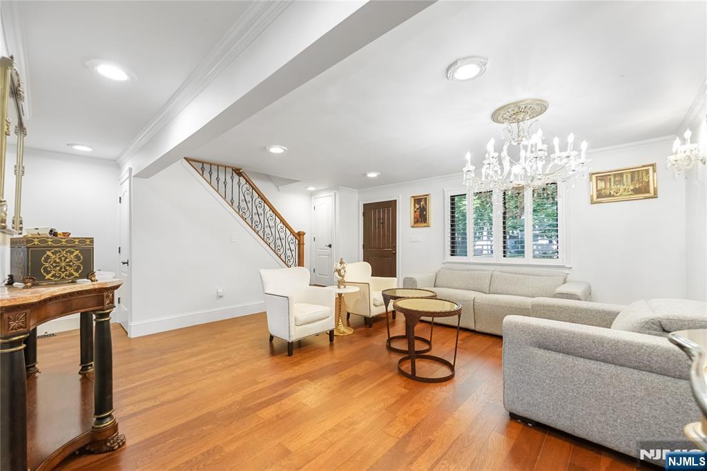 12 Morningside Avenue