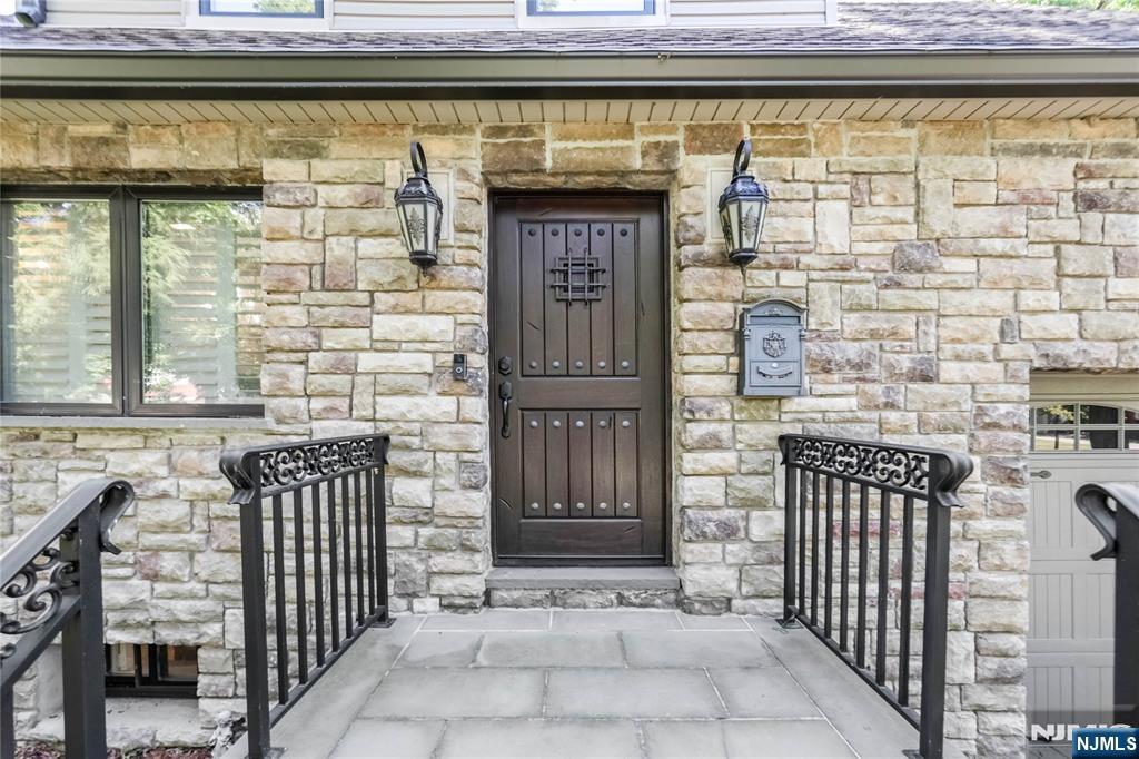 12 Morningside Avenue