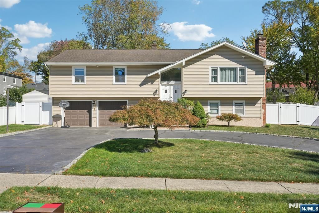 Photo of 7 Wanda Avenue, Wayne, NJ 07470 (MLS # 25035356)