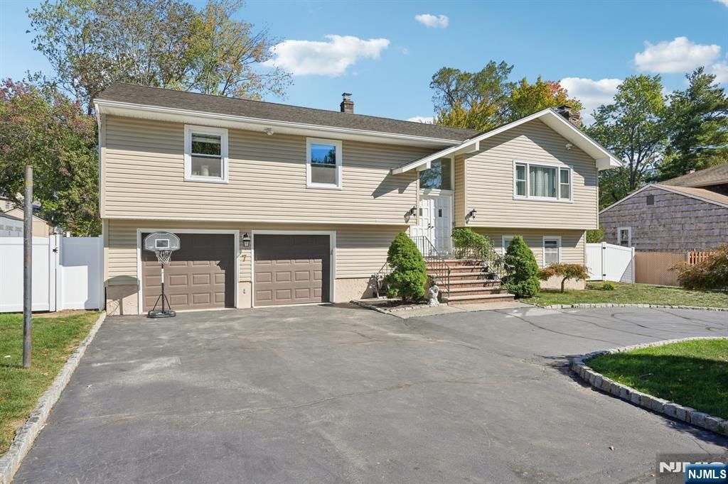Photo of 7 Wanda Avenue, Wayne, NJ 07470 (MLS # 25035356)