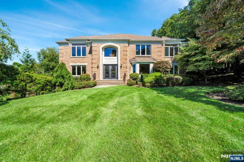 Photo of 67 Seminary Drive, Mahwah, NJ 07430 (MLS # 26036028)