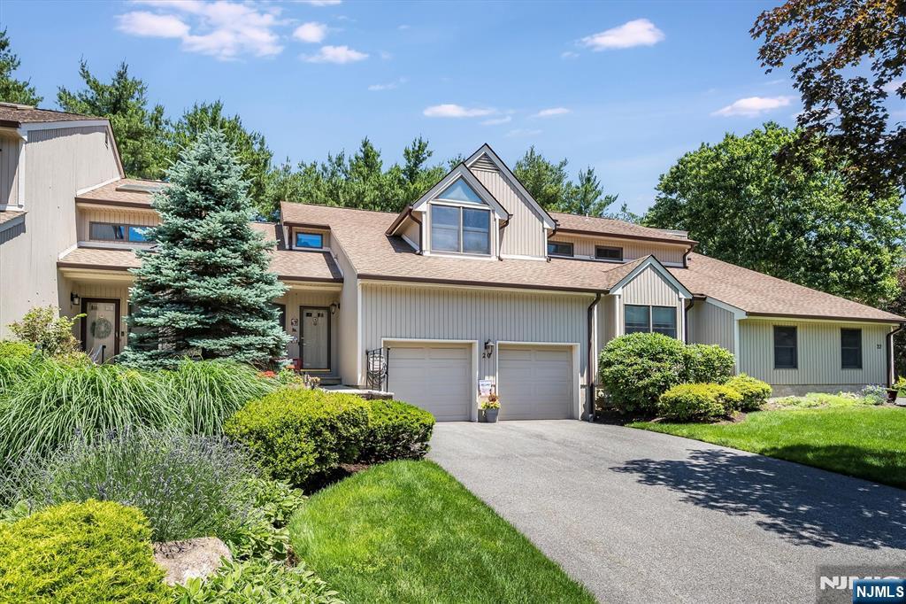 20 Bentley Drive 1703