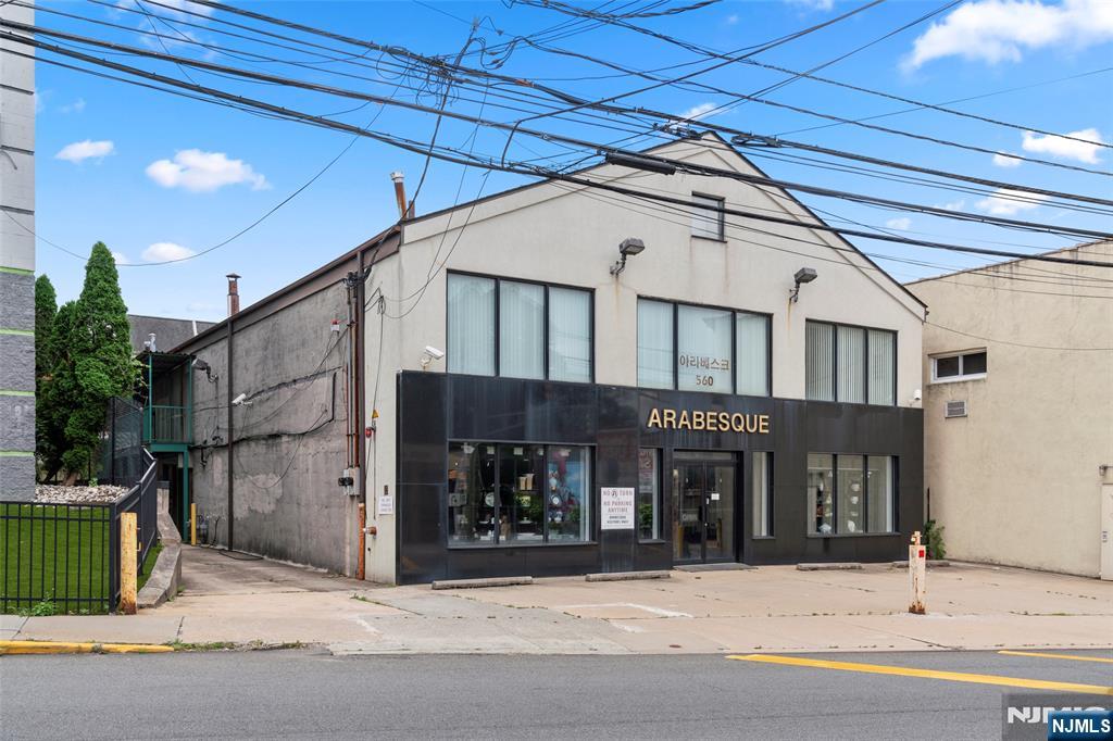 560 Main Street
