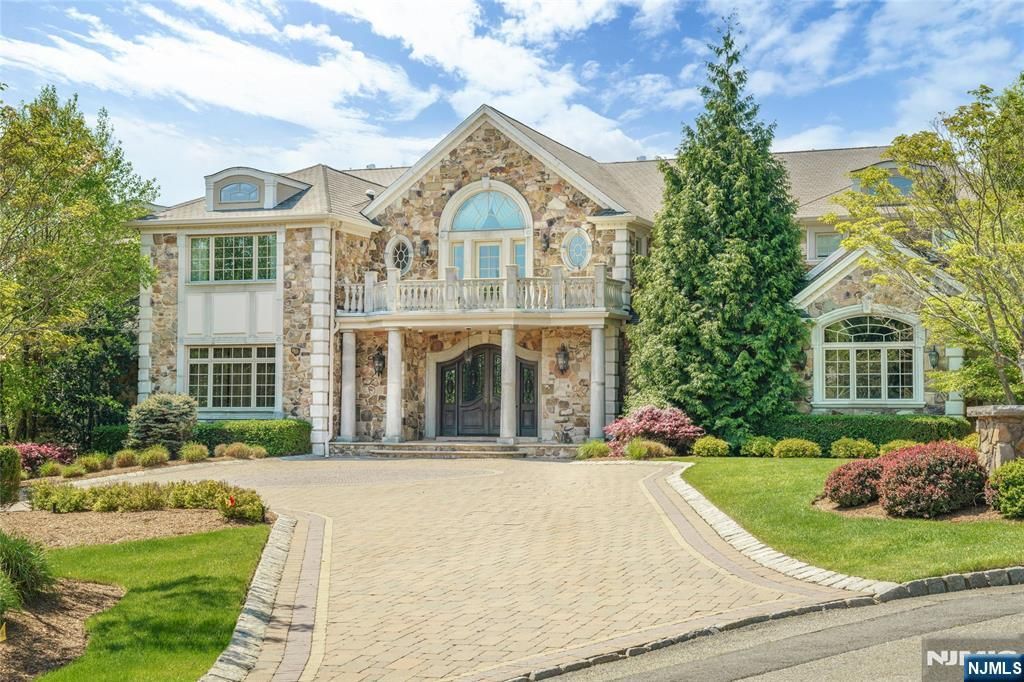 Photo of 11 Rickland Drive, Caldwell, NJ 07006 (MLS # 25011092)