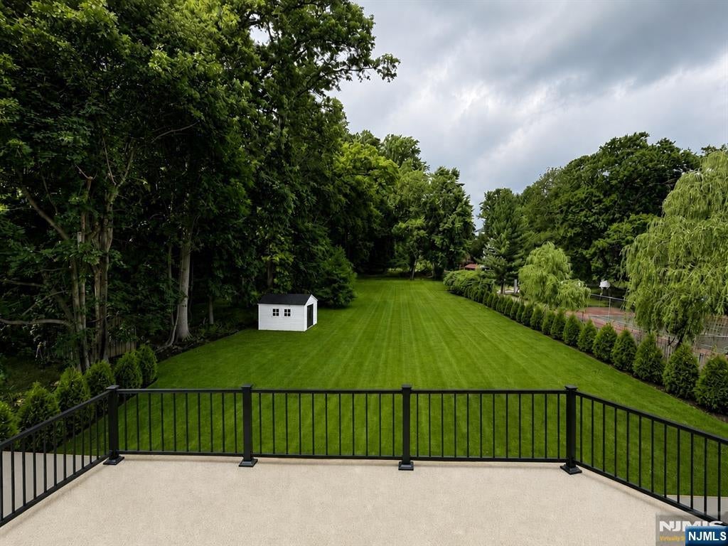 112 Old Tappan Road