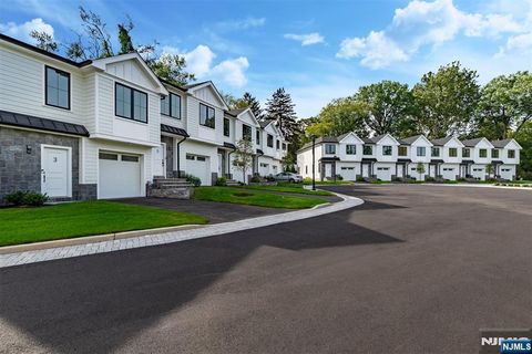 13 Fey Place Oradell NJ 07649