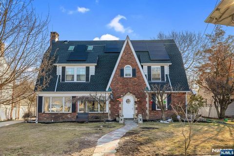 40 Fairway Drive, West Orange, NJ 07052 - MLS#: 25004384