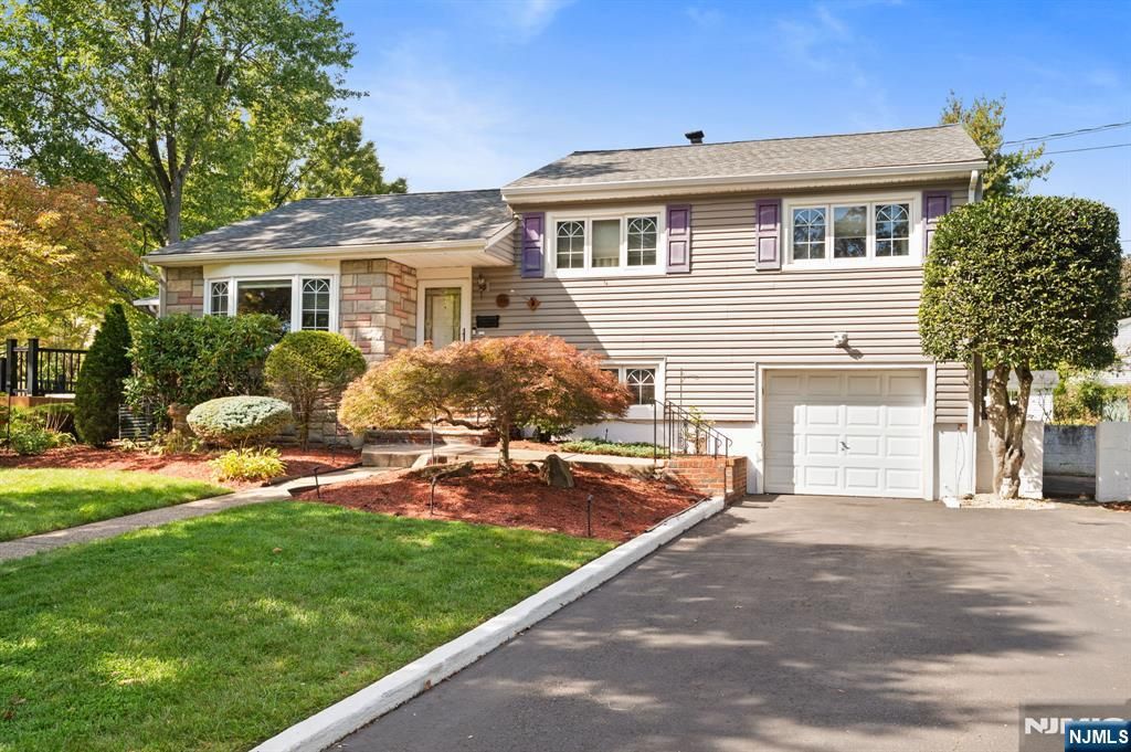 Photo of 715 Bush Place, Paramus, NJ 07652 (MLS # 25035232)