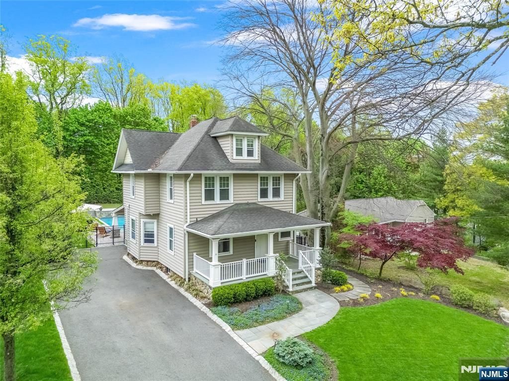 Photo of 228 Miller Road, Mahwah, NJ 07430 (MLS # 26016320)