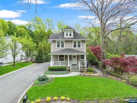 Photo of 228 Miller Road, Mahwah, NJ 07430 (MLS # 26016320)