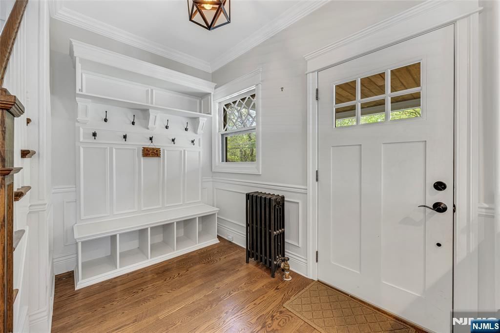 Photo of 228 Miller Road, Mahwah, NJ 07430 (MLS # 26016320)