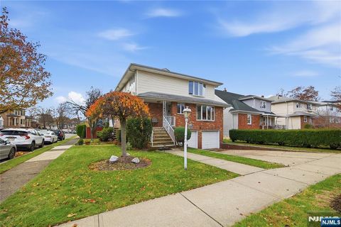 Photo of 480 Central Blvd, Fort Lee, NJ 07024 (MLS # 25040870)