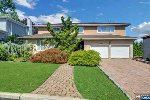 Photo of 268 Center St, Englewood Cliffs, NJ 07632 (MLS # 26026164)