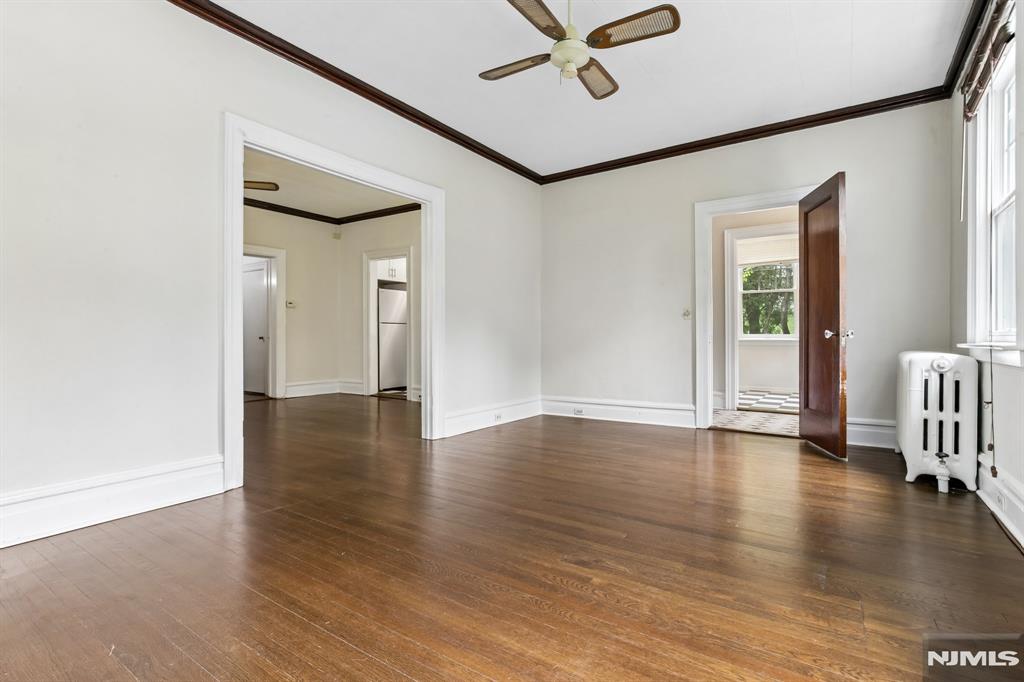 195 Riveredge Road 1