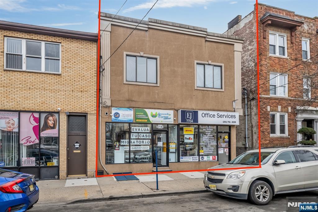 7704 Kennedy Boulevard