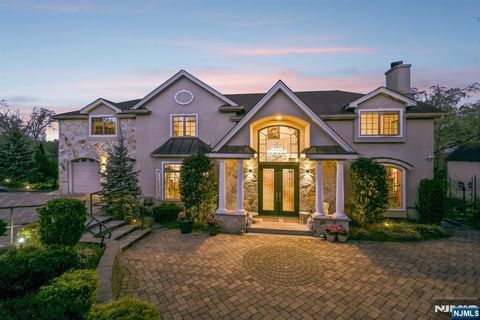 Photo of 22 Anton Court, Woodcliff Lake, NJ 07677 (MLS # 26005351)