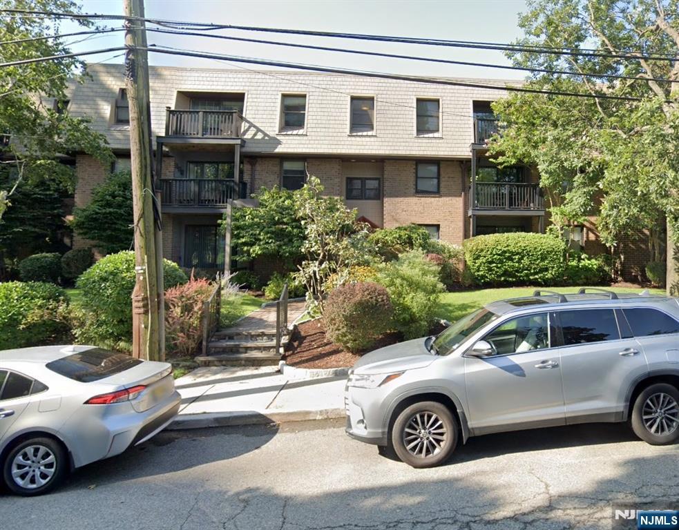 Property for Sale at 560 North Avenue L, Fort Lee, New Jersey - Bedrooms: 1 
Bathrooms: 1  - $375,000