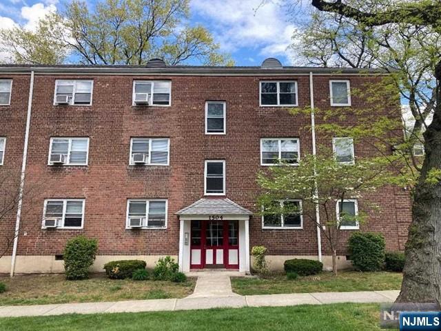 1504 W Terrace Cir 6, Teaneck, New Jersey - 1 Bedrooms  
1 Bathrooms  
4 Rooms - 