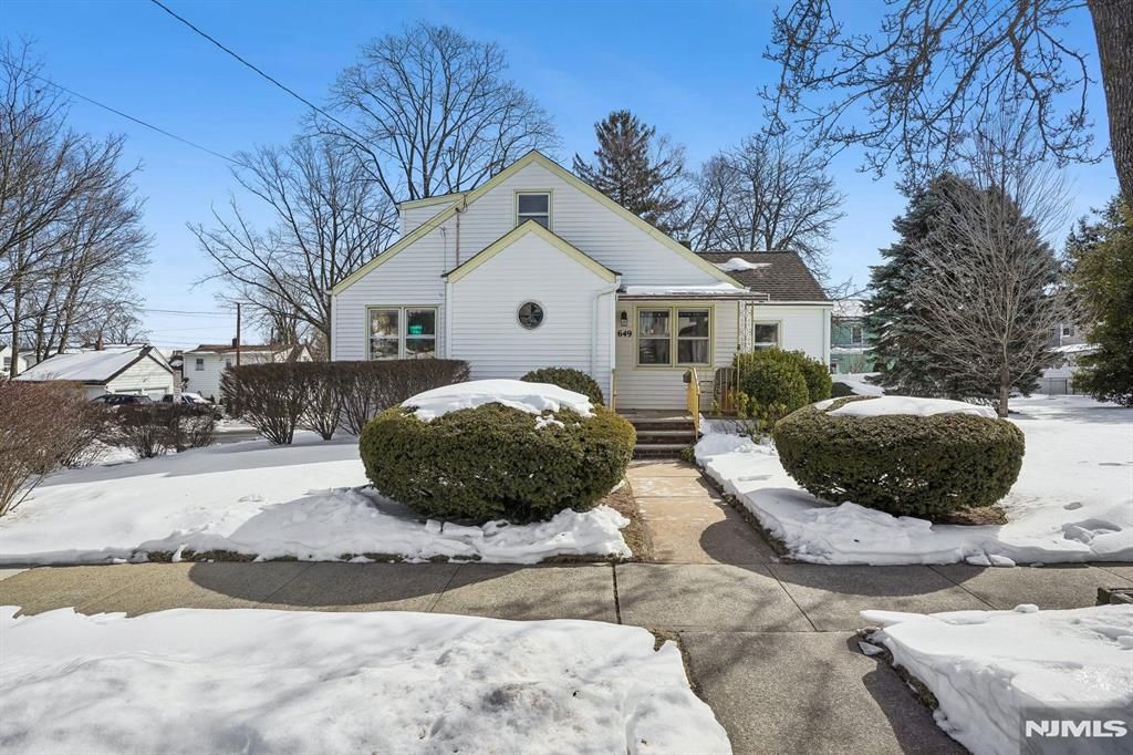 Photo of 649 8th Street, Carlstadt, NJ 07072 (MLS # 26006601)