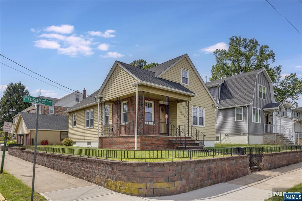 Property for Sale at 150 Prospect Ave, North Arlington, New Jersey - Bedrooms: 3 
Bathrooms: 1 
Rooms: 7  - $545,500