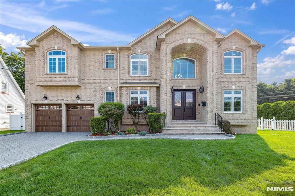 Photo of 4 Holland Avenue, Demarest, NJ 07627 (MLS # 25028571)