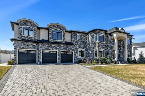3 Churchill Court Paramus NJ 07652