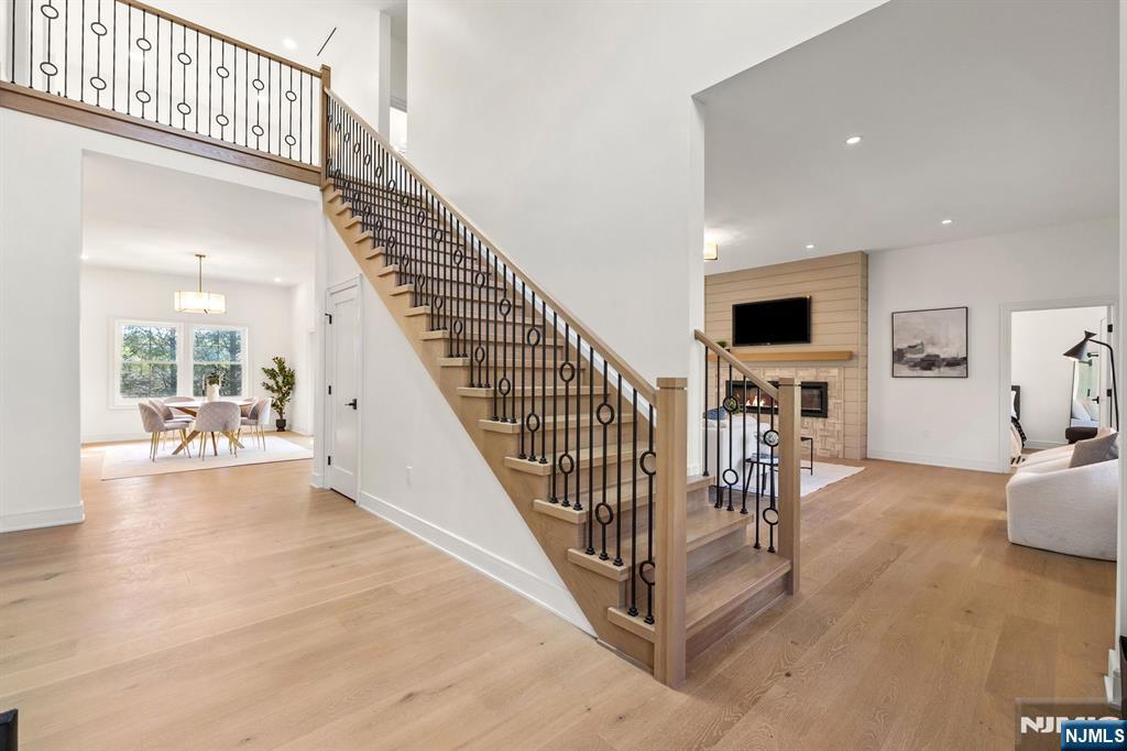 5 Ladik Place
