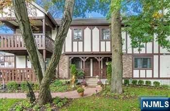 Photo of 909 Thoreau Ct #909, Mahwah, NJ 07430 (MLS # 26029885)