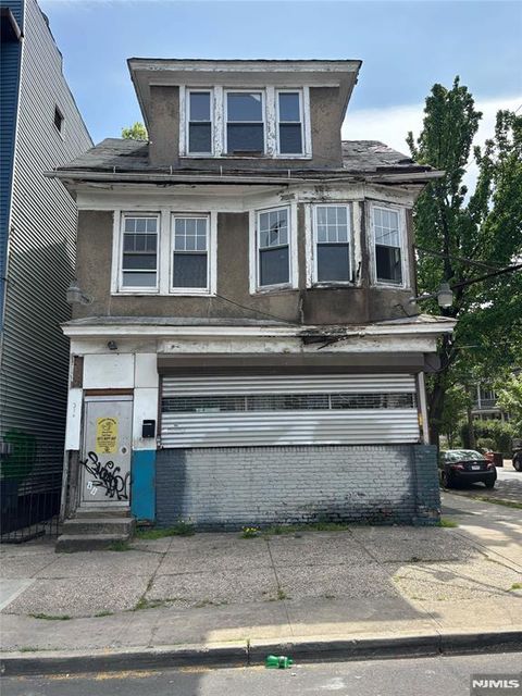376 Avon Avenue Newark NJ 07108