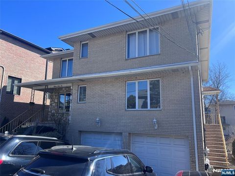 Photo of 1566 John St #1, Fort Lee, NJ 07024 (MLS # 26005827)