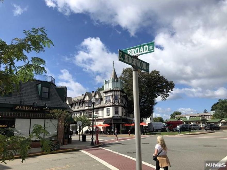 In the heart of Ridgewood's central business district with all there is to enjoy. Near mass Transit. Pet Friendly.