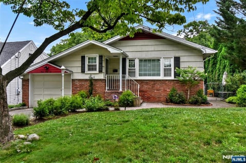 Photo of 362 Cornell St, Wyckoff, NJ 07481 (MLS # 26025572)